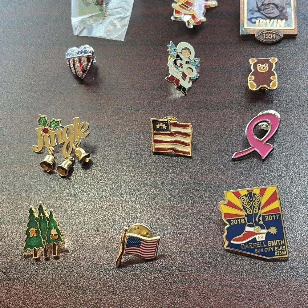 Lot Of 25 Lapel Hat Pins Christmas Americana Football Lions Elks R1